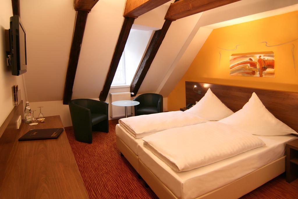 Altstadthotel Arch Regensburg Exterior foto